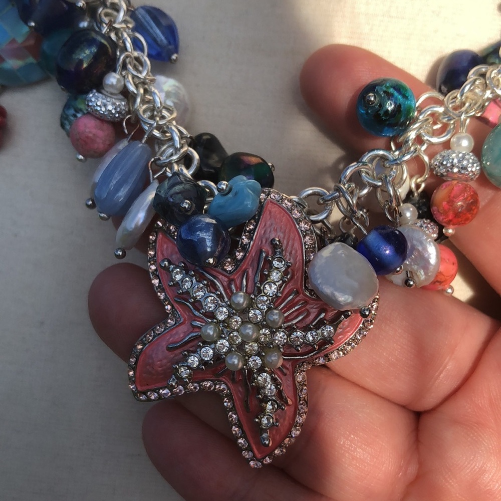 Beach Babe! ๐๐โ๏ธ๐๏ธ Hand crafted necklace from vintage earrings and beads - Picture 6 of 12